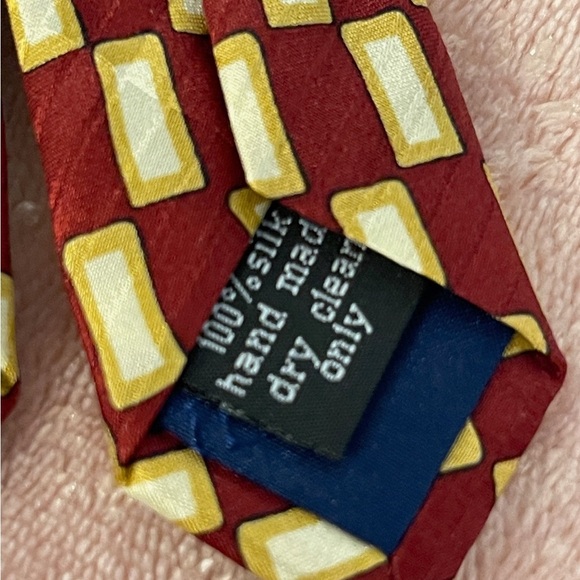 Stylish Red and Gold Men's Tie - Picture 7 of 7